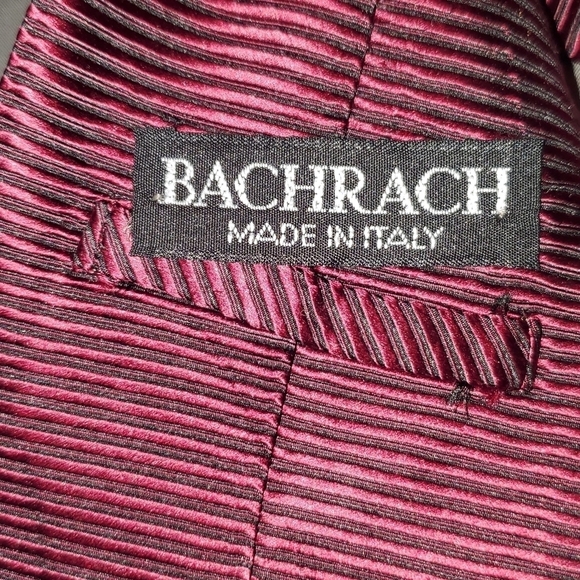 Red Tie with Textured Stripes NEW - Picture 4 of 5